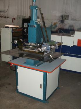 Máy ép kim loại nhỏ